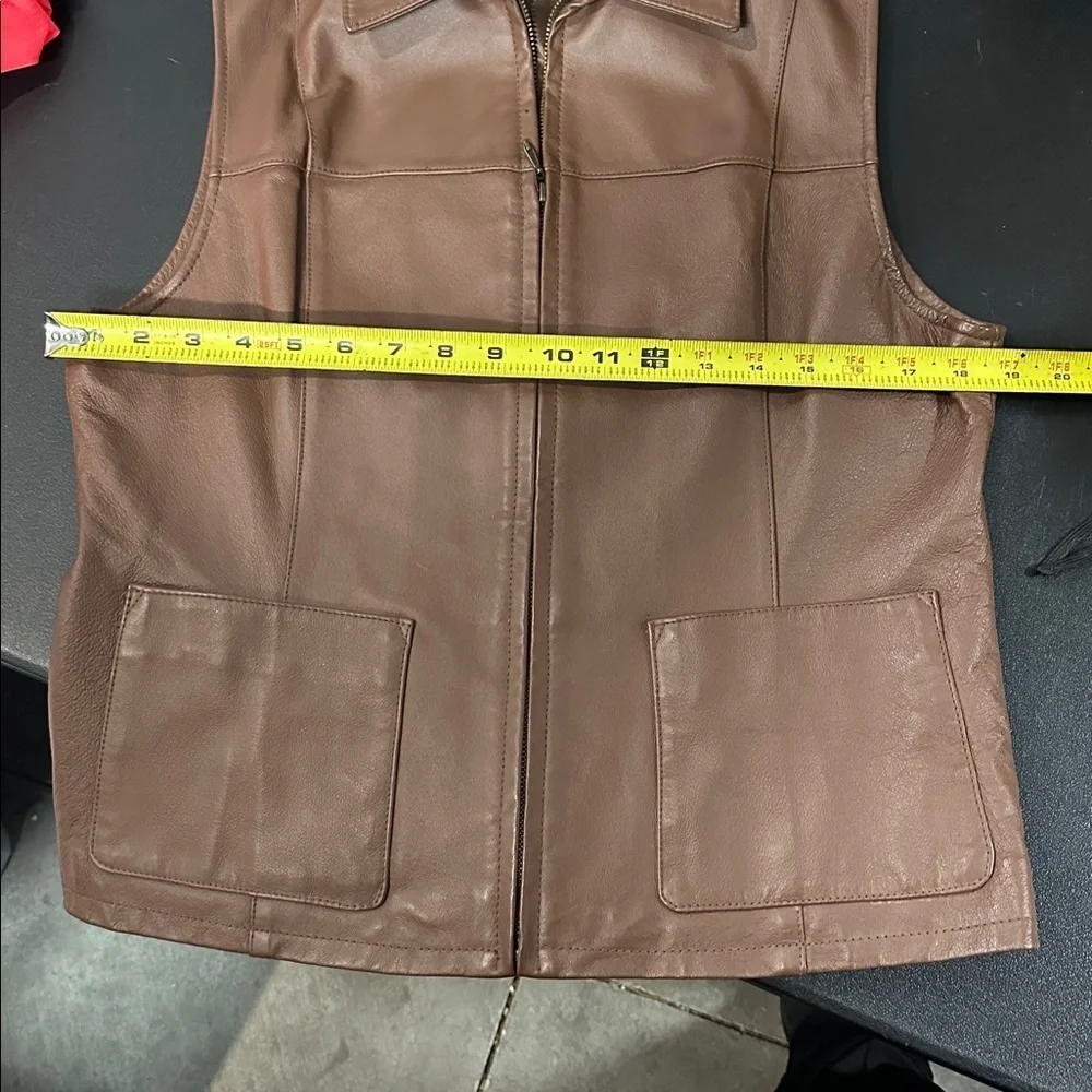 Lisa International women’s Brown genuine Leather Vest with front zipper size M - Picture 8 of 9